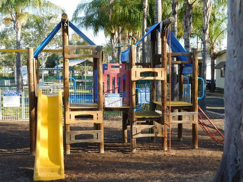 Villa Holiday Park - Melbourne 4u 1