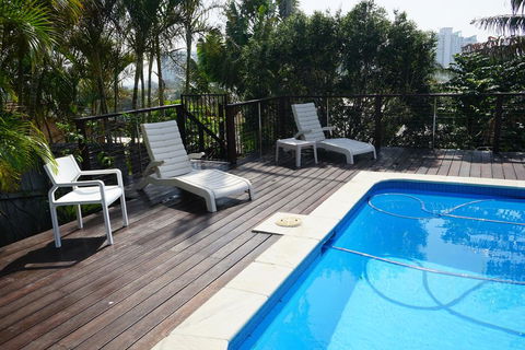 Villa With Views & Pool - Accommodation Melbourne 1