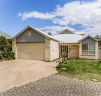 WALKIN ON SUNSHINE - STROLL TO BEACH BREAK