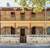 Warders Cottage Iconic Cottage in the Heart of Freo - Accommodation Melbourne