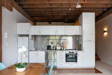 Warehouse Apartment With Balcony In Trendy Area - Accommodation Melbourne 2