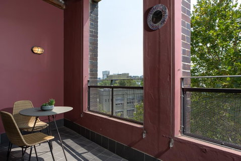 Warehouse Apartment With Balcony In Trendy Area - Accommodation Melbourne 3