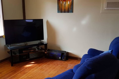 Warmont Apartments Self Contained Home - Accommodation Melbourne 2