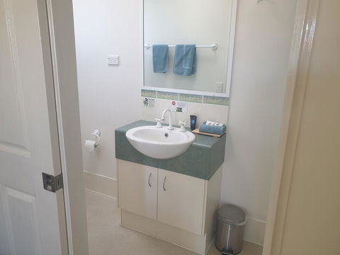 Warrego Motel - Melbourne 4u 3