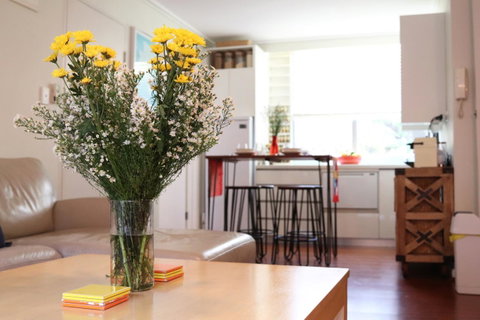 Colour Pop Fitzroy - 3 Bedroom Pet Friendly - Accommodation Melbourne 22