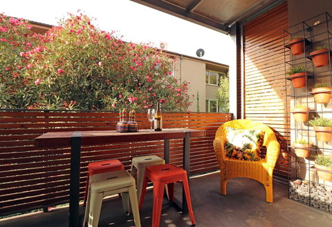 Colour Pop Fitzroy - 3 Bedroom Pet Friendly - Accommodation Melbourne 6
