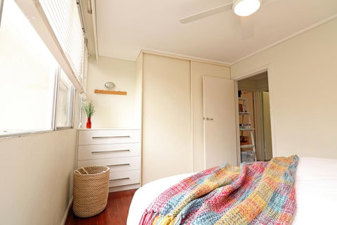 Colour Pop Fitzroy - 3 Bedroom Pet Friendly - Accommodation Melbourne 12
