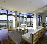 19 Glen Eagles Close - Accommodation Melbourne