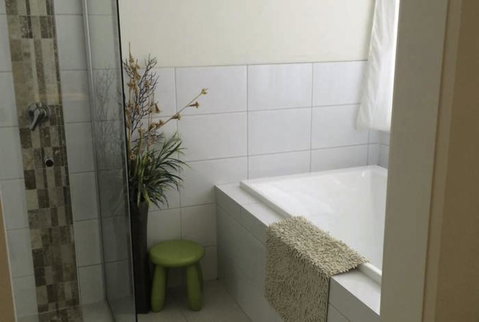 19 Glen Eagles Close - Accommodation Melbourne 5