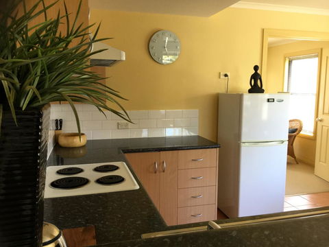 At The Beach Apartments - Accommodation Melbourne 7