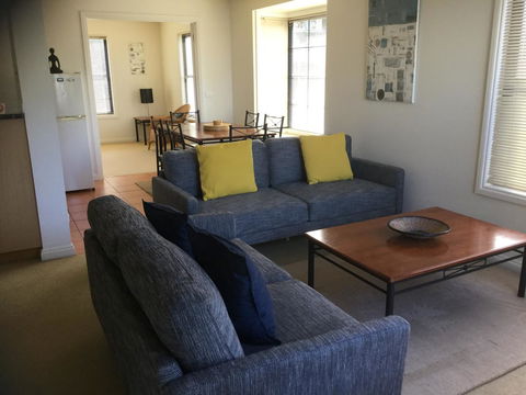 At The Beach Apartments - Accommodation Melbourne 5