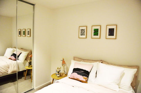 Superb Habour View/ Stylish Apartment / Landmark Building/ Free Tram - Accommodation Melbourne 2