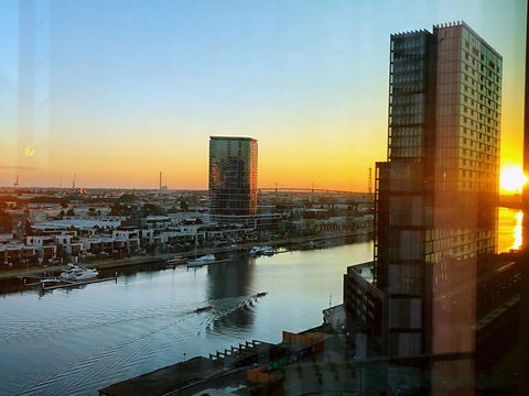 Superb Habour View/ Stylish Apartment / Landmark Building/ Free Tram - Accommodation Melbourne 24