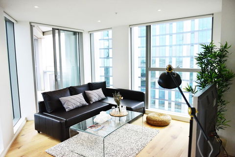 Superb Habour View/ Stylish Apartment / Landmark Building/ Free Tram - Accommodation Melbourne 5