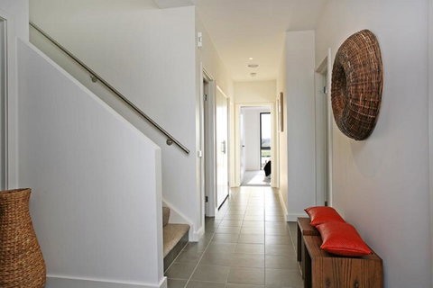 1 Pebble Place - Accommodation Melbourne 6