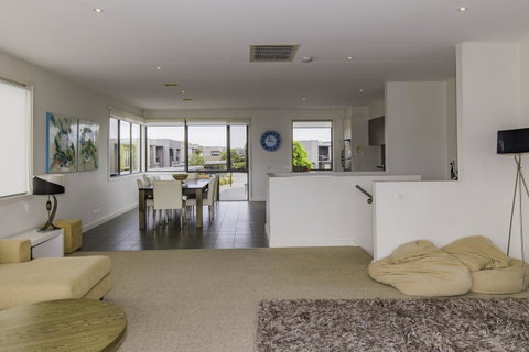 1 Pebble Place - Accommodation Melbourne 4
