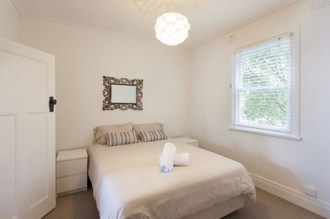 Sorrento Beach House - Perfect Spot And NEW Pool - Accommodation Melbourne 10