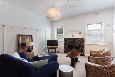 Sorrento Beach House - Perfect Spot And NEW Pool - Accommodation Melbourne 2