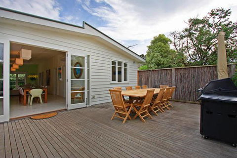 Sorrento Beach House - Perfect Spot And NEW Pool - Accommodation Melbourne 4