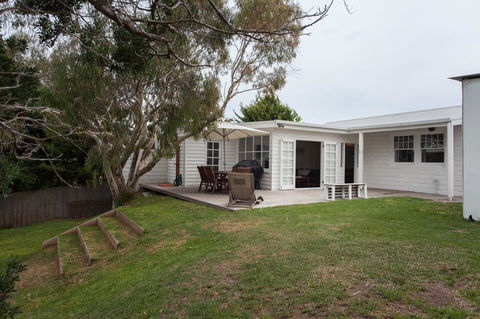 Sorrento Beach House - Perfect Spot And NEW Pool - Accommodation Melbourne 7