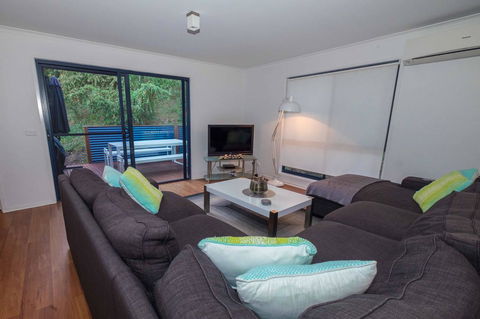 Demure Charm - Accommodation Melbourne 9