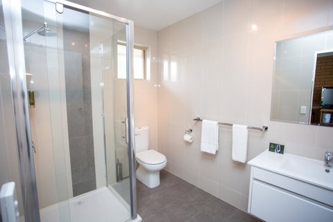 Blue Whale Motor Inn & Apartments - Accommodation Melbourne 15