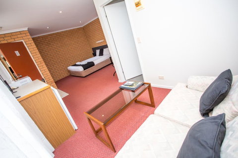 Blue Whale Motor Inn & Apartments - Accommodation Melbourne 6