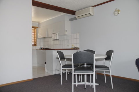 Blue Whale Motor Inn & Apartments - Accommodation Melbourne 28