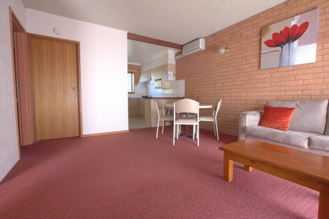 Blue Whale Motor Inn & Apartments - Accommodation Melbourne 30