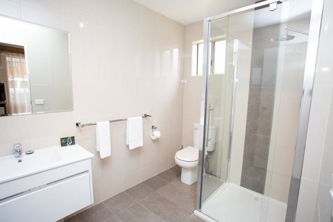 Blue Whale Motor Inn & Apartments - Accommodation Melbourne 11