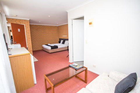 Blue Whale Motor Inn & Apartments - Accommodation Melbourne 8