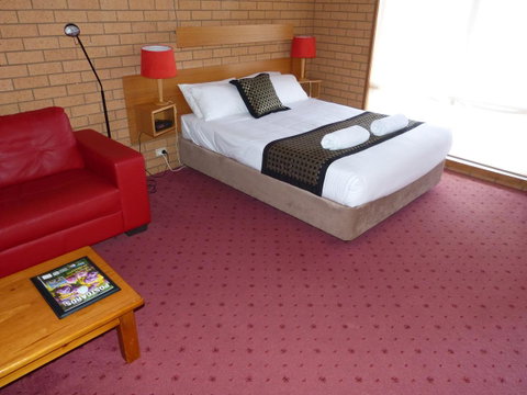 Blue Whale Motor Inn & Apartments - Accommodation Melbourne 26