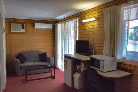 Blue Whale Motor Inn & Apartments - Accommodation Melbourne 5