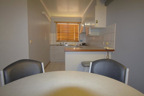 Blue Whale Motor Inn & Apartments - Accommodation Melbourne 22