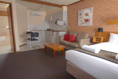 Blue Whale Motor Inn & Apartments - Accommodation Melbourne 20