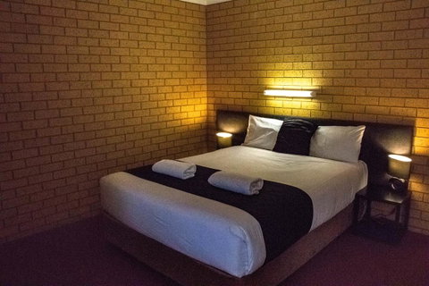 Blue Whale Motor Inn & Apartments - Accommodation Melbourne 10