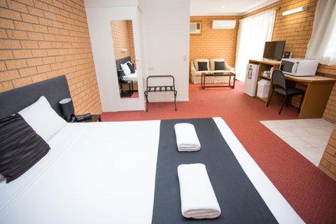 Blue Whale Motor Inn & Apartments - Accommodation Melbourne 3