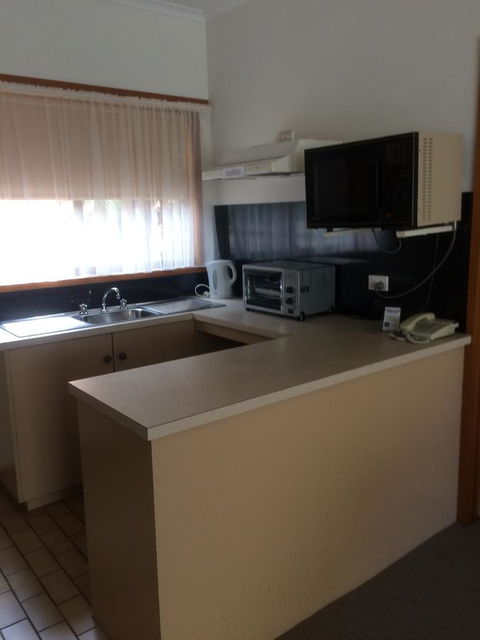 Ambassador Motor Inn - Accommodation Melbourne 26