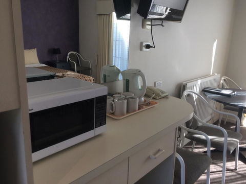 Ambassador Motor Inn - Accommodation Melbourne 3
