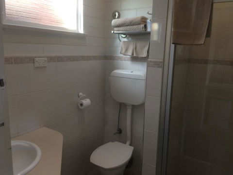 Ambassador Motor Inn - Accommodation Melbourne 14
