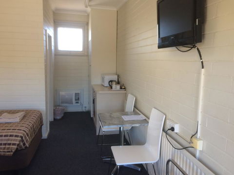 Ambassador Motor Inn - Accommodation Melbourne 12