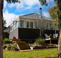Lake Como Villa - Accommodation Melbourne