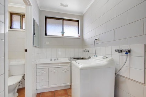 Hybiscus Waterfront Apartments - Accommodation Melbourne 20