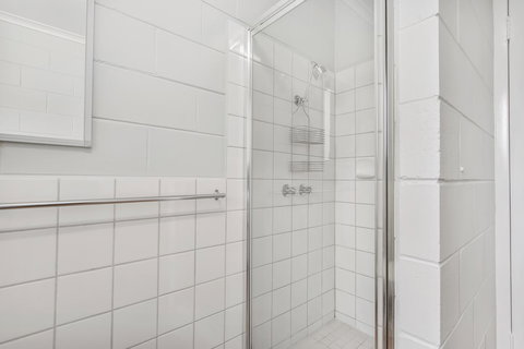 Hybiscus Waterfront Apartments - Accommodation Melbourne 29