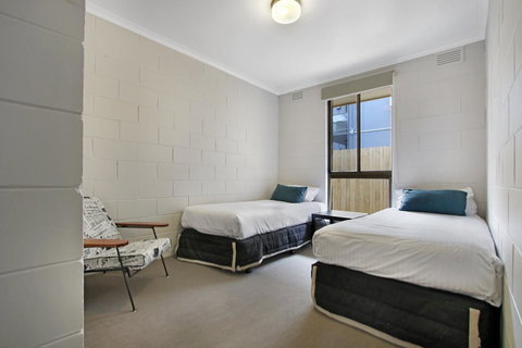 Hybiscus Waterfront Apartments - Accommodation Melbourne 21