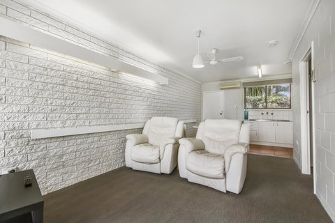 Hybiscus Waterfront Apartments - Accommodation Melbourne 28