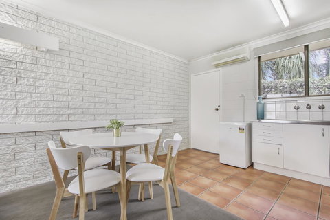 Hybiscus Waterfront Apartments - Accommodation Melbourne 25