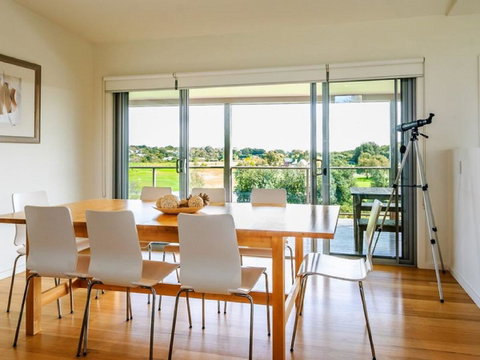 Saltwater Breeze Retreat - Accommodation Melbourne 12