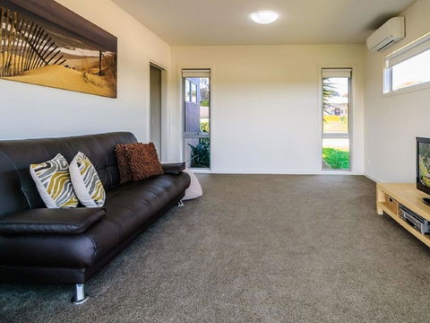 Saltwater Breeze Retreat - Accommodation Melbourne 23