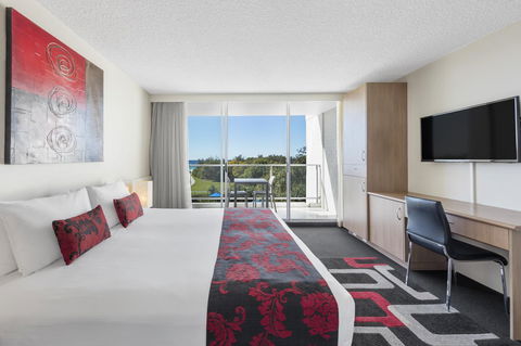 Ramada By Wyndham Marcoola Beach - Accommodation Melbourne 17